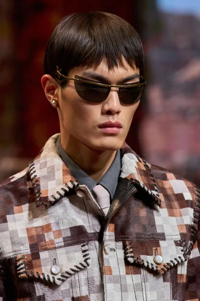 Look 68